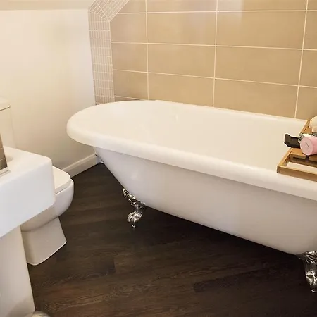 فندق مبيت وإفطار The Grange سانت أوستيل